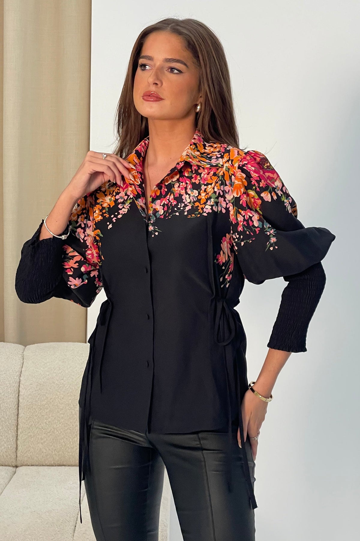Fie Shirred Sleeve Tie Side Shirt Black Floral