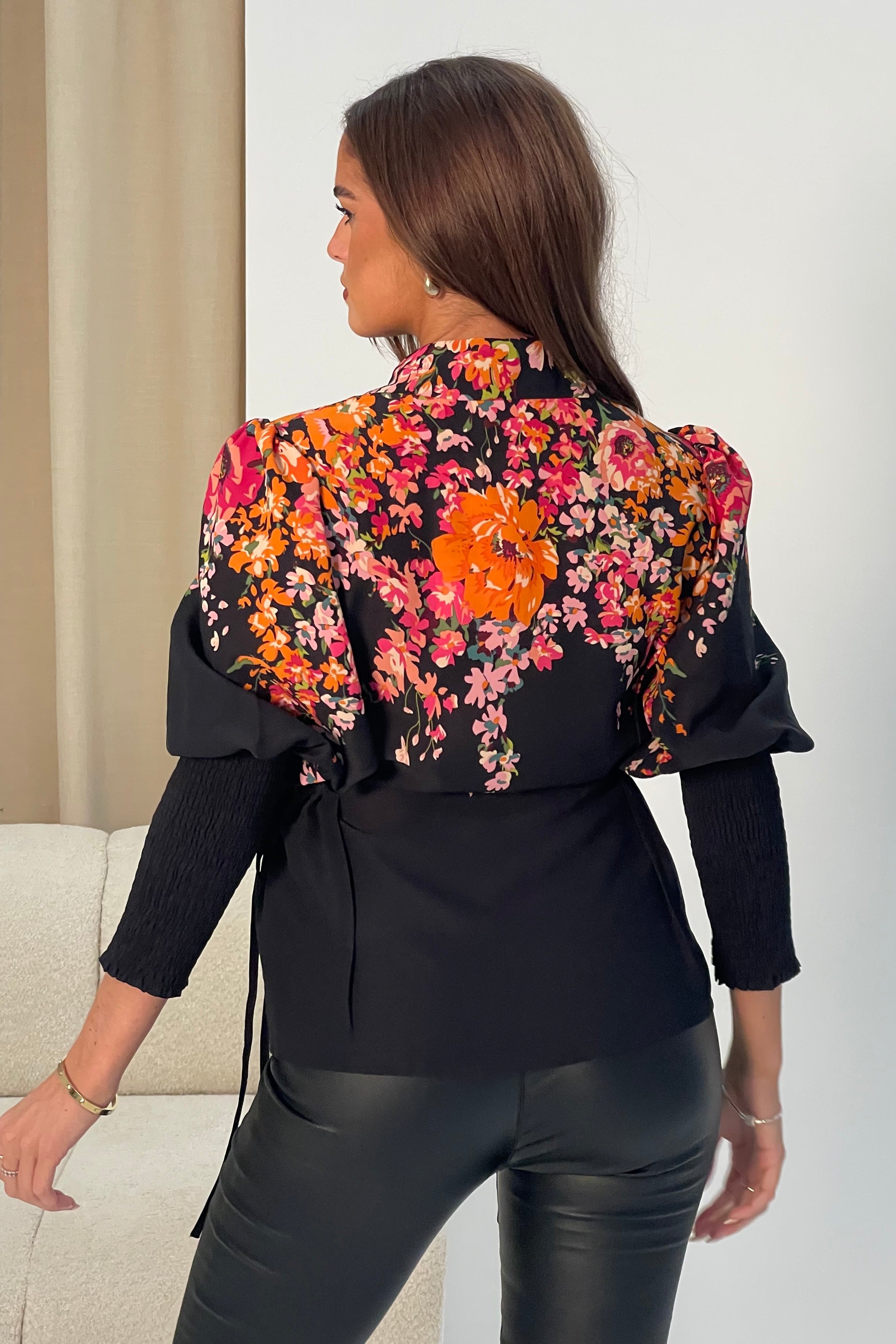 Fie Shirred Sleeve Tie Side Shirt Black Floral