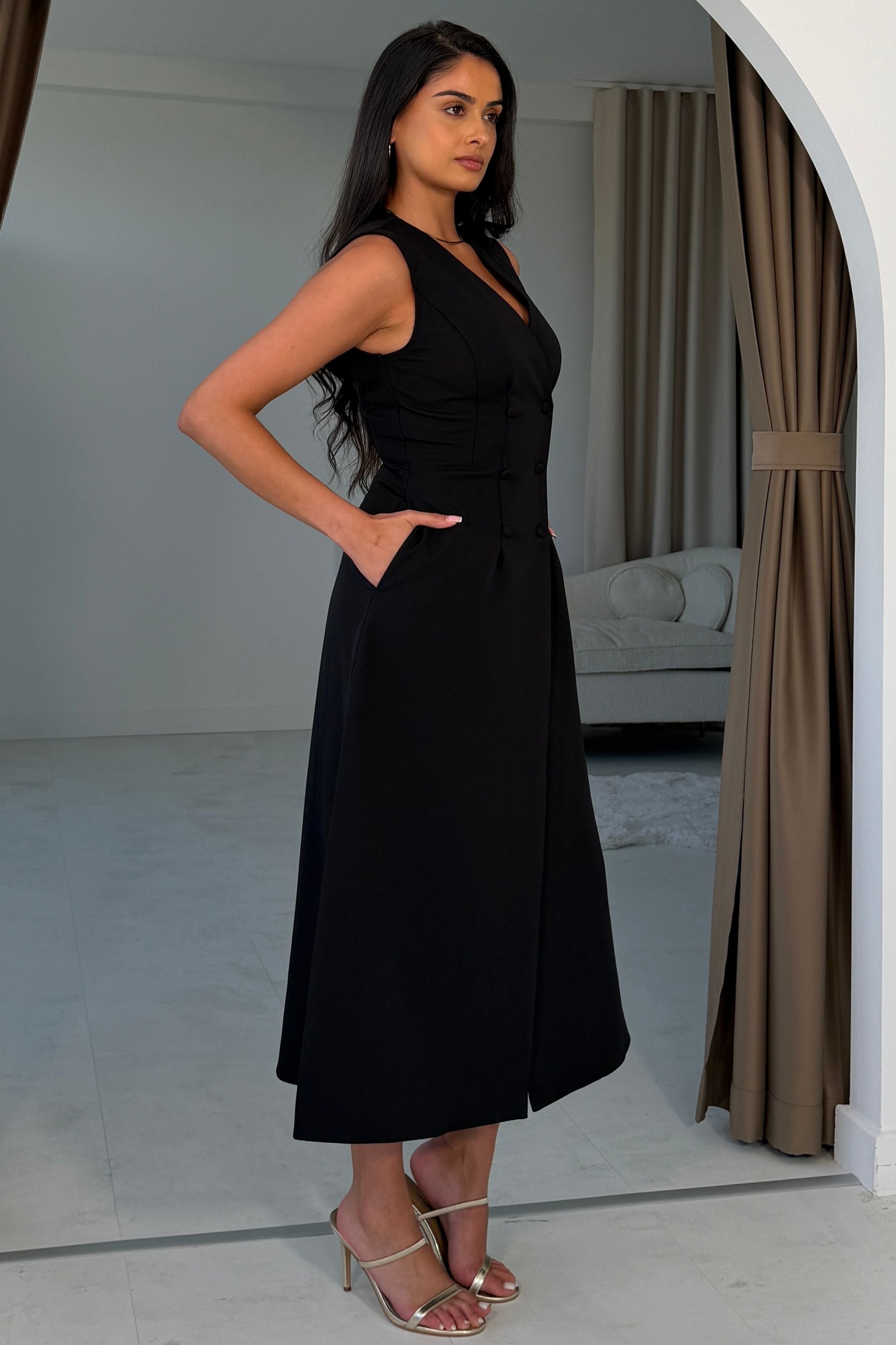 Hazel Tailored Sleeveless Midi Dress Black