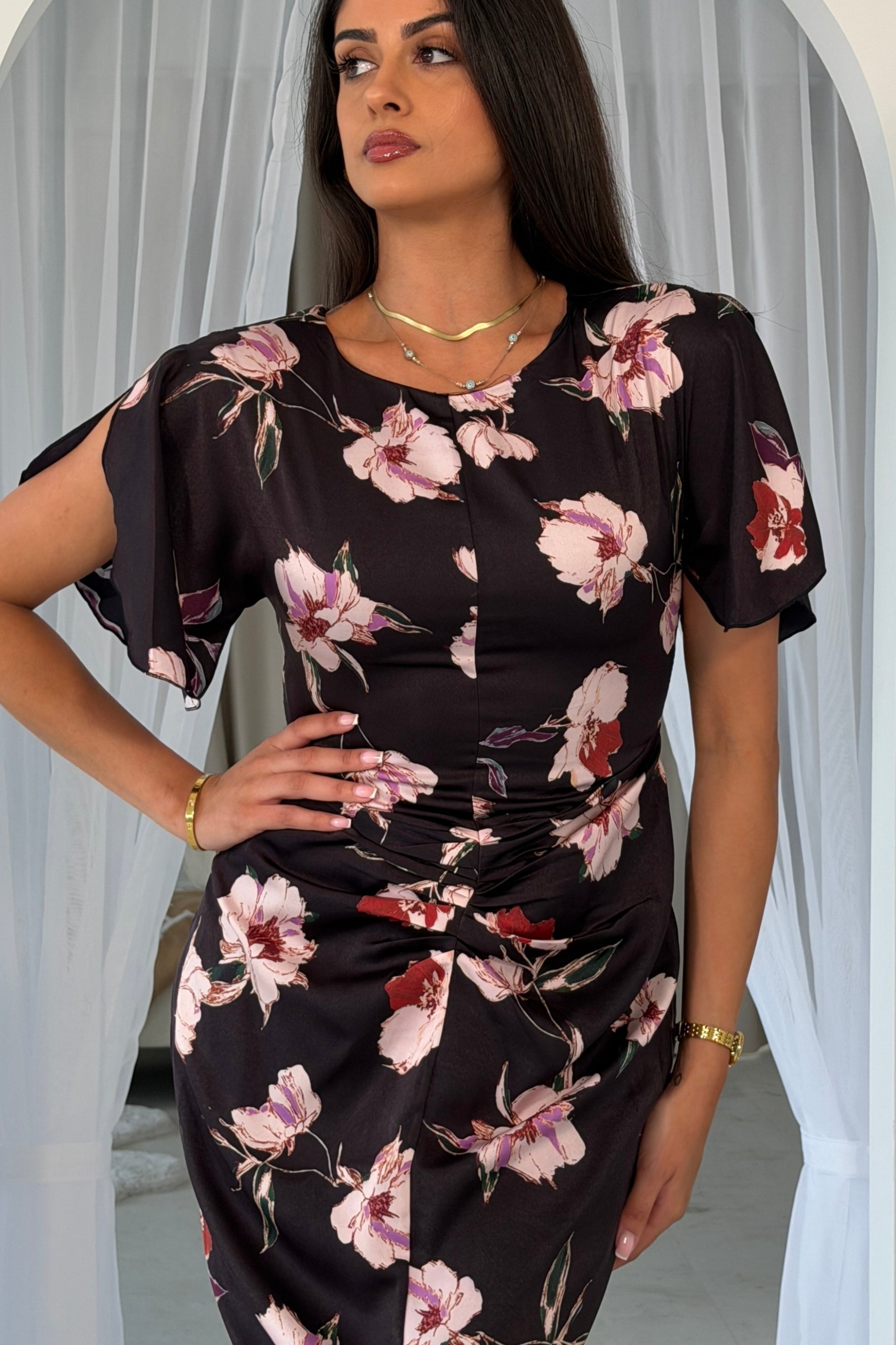 Cleo Ruched Detail Midi Dress In Oriental Floral